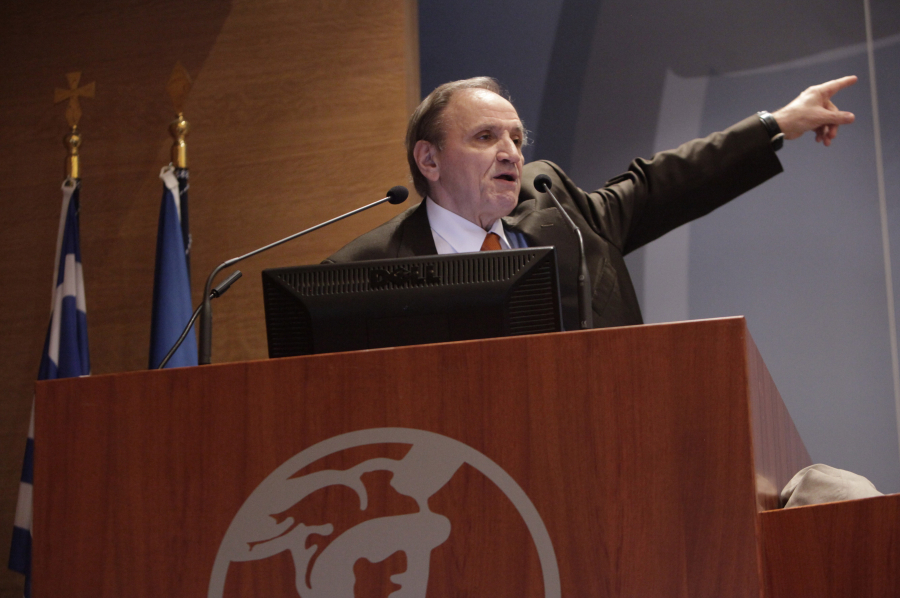 Συνέντευξη Τζουμάκα στο Dnews: Χρειαζόμαστε Πρόεδρο που θα οδηγήσει στην πολιτική Νίκη