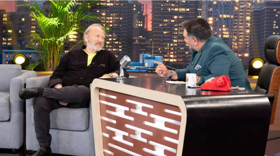 Δημήτρης Πετρόπουλος: «Με τους πρωταγωνιστές του Παρά Πέντε βρεθήκαμε πρώτη φορά στην κηδεία της Κουμαριανού»