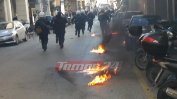 'Εκτακτο: Επεισόδια στην Πάτρα στην πορεία για τον Γρηγορόπουλο (vids)