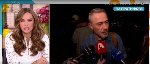 Θανάσης Κουρλαμπάς: Απαντά αν ζήτησε την απομάκρυνση του Πολυδερόπουλου από την παράσταση