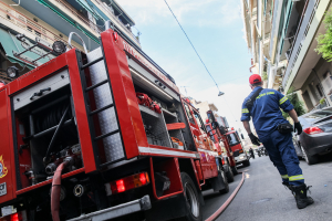 Καλλιθέα: Φωτιά σε διαμέρισμα τρίτου ορόφου πολυκατοικίας