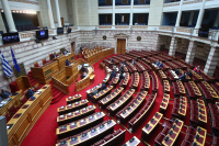 Άγνωστος Στρατιώτης: Σε εξέλιξη η ψηφοφορία στη Βουλή για την τροπολογία