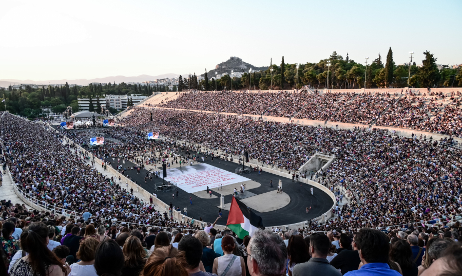 «Λαοθάλασσα» χτες το Καλλιμάρμαρο για τα 100 χρόνια Μίκης Θεοδωράκης - Ανεπανάληπτη βραδιά τέχνης, μνήμης και πολιτισμού