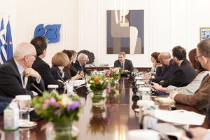 Σύσκεψη υπό τον Μητσοτάκη στο Μαξίμου για την Ανώτατη Σχολή Παραστατικών Τεχνών