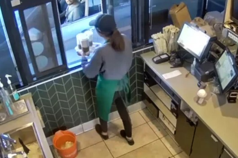 Αποζημίωση 50 εκατ. ευρώ σε πελάτη από τα Starbucks - Κάηκε με καυτό τσάι στα γεννητικά όργανα