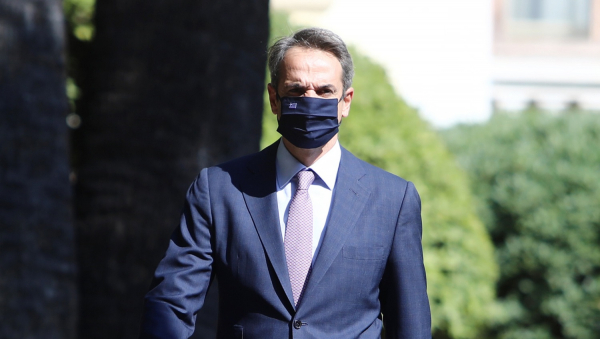 Μαίνεται ο πόλεμος Κυβέρνησης - Αντιπολίτευσης για τον Αποστολάκη - Οι αναφορές σε αποστάτες και σταλινισμό