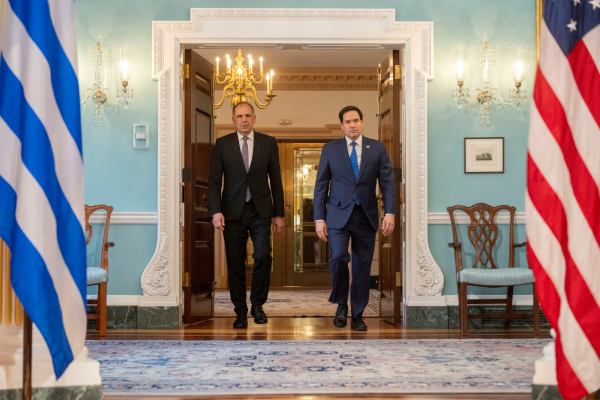 Τηλεφωνική επικοινωνία Γεραπετρίτη - Ρούμπιο