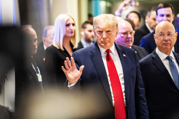 Ο Τραμπ «σαρώνει» στις κοινοβουλευτικές εκλογές των Ρεπουμπλικανών απουσία... Χέιλι