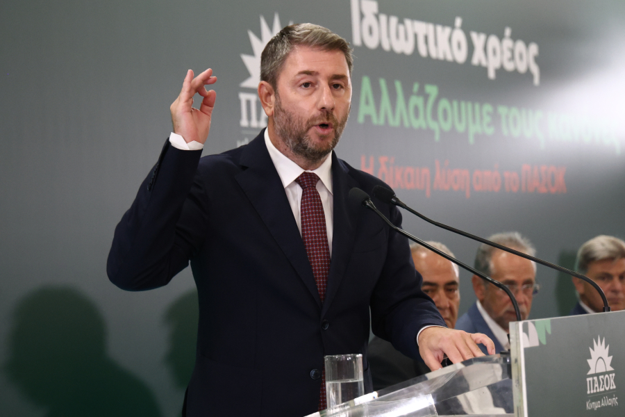 Ανδρουλάκης: Οι 10+1 προτάσεις του ΠΑΣΟΚ για το ιδιωτικό χρέος