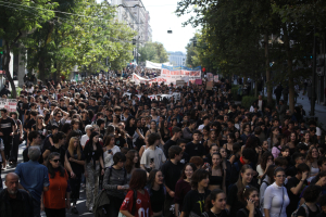 ΚΝΕ: «Από την Ελλάδα μέχρι τη Γαλλία, σε όλη την Ευρώπη γράφουμε ιστορία!»