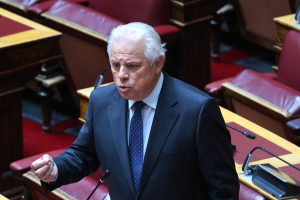 Ο Γ. Βλάχος έθεσε το θέμα των σκανδάλων και εξόργισε το Μαξίμου