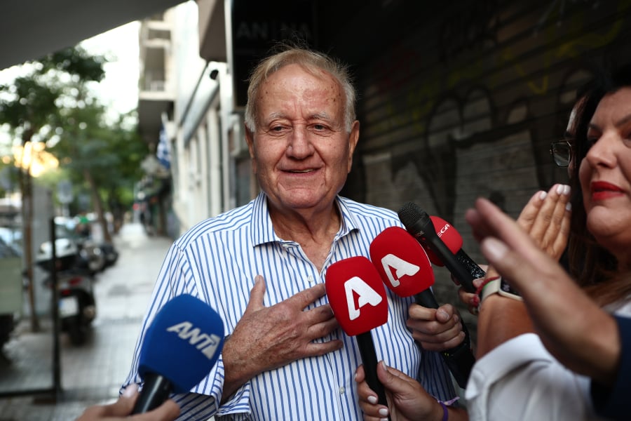 Συγκινημένος ο πατέρας του Στέφανου Κασσελάκη: «Είμαστε δημοκρατικοί από τα Χανιά»