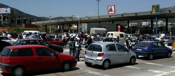 Έξοδος εκδρομέων Πάσχα: Αυξημένη κίνηση σε λιμάνια, αεροδρόμια, εθνική οδό και τρένα