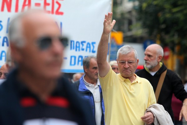 Με τρεις τρόπους οι μειώσεις στις συντάξεις