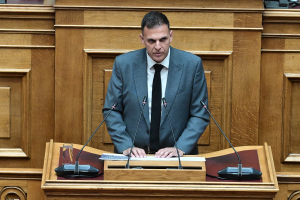 Καραμέρος: «92.5% των χρεώσεων παραμένουν ανέγγιχτες, υπέρ των τραπεζών»