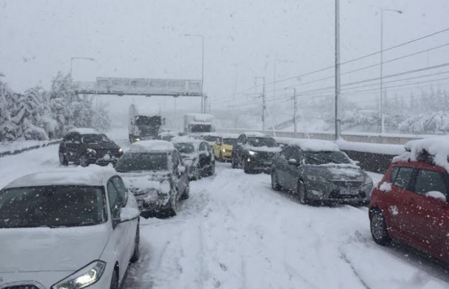 Οικονόμου: «Παράθυρο» για αποζημιώσεις στους οδηγούς που περίμεναν με τις ώρες εγκλωβισμένοι