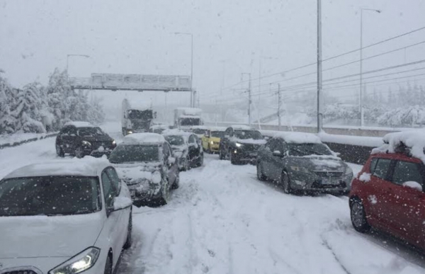 Οικονόμου: «Παράθυρο» για αποζημιώσεις στους οδηγούς που περίμεναν με τις ώρες εγκλωβισμένοι