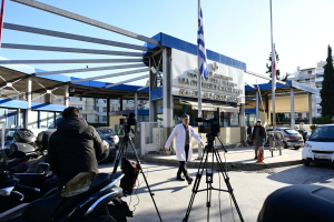 Πτώση ασανσέρ στον Ερυθρό Σταυρό: «Έσπασε το σύρμα του αντίβαρου και όλοι τρέχαμε» είπε αυτόπτης μάρτυρας