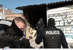 Νεκρός 8χρονος από πυροβολισμούς στο Ζεφύρι: Η μάνα κατονόμασε τους δράστες που ήταν οι νονοί του παιδιού