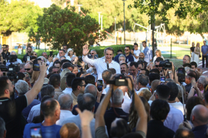Ο «Τζάμπας» πέθανε λέει το Μαξίμου ενώ ετοιμάζει προεκλογικό «μπαζούκας» με παροχές