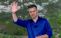 Γιάννης Τσιμιτσέλης: Αυλαία στο ΣΚΑΙ - «Τα πικρόχολα σχόλια με έκαναν καλύτερο άνθρωπο»