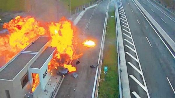 Συγκλονίζει η έκθεση για το τροχαίο με την Πόρσε: Με 320χλμ. έτρεχε το αυτοκίνητο του Βακάκη (νέο βίντεο)