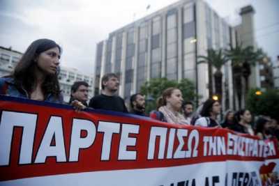 Καταγγελία ΠΑΜΕ για απολύσεις και μειώσεις μισθών σε ΑΝΤ1 και ALPHA