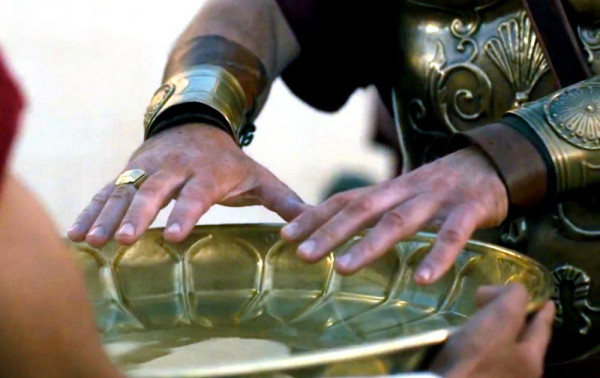 Παγκόσμιο δέος: Βρέθηκε δαχτυλίδι του Πόντιου Πιλάτου - Η επιγραφή είναι γραμμένη στα ελληνικά (φωτο)