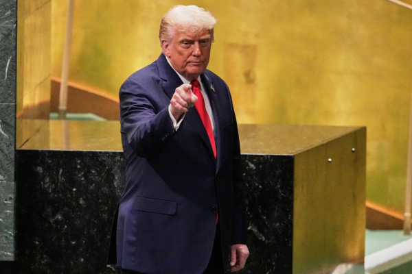 «Διπλός χρησμός» Τραμπ κατά Πούτιν: Τα εδάφη της Ουκρανίας και η κατάρριψη ρωσικών αεροσκαφών και drones