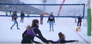 Ξέρεις το snowvolley; Στα Καλάβρυτα είδαν το 1ο πανελλήνιο πρωτάθλημα (video)