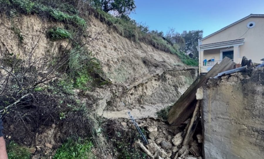 Κακοκαιρία: Υπερχείλισε ο Καλαμάς, καταστράφηκαν καλλιέργειες στη Θεσπρωτία - «Βιβλική καταστροφή» στην Κέρκυρα, κλειστά σχολεία