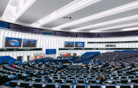 Η «προοδευτική συνεργασία» κερδίζει την Ένωση πρώην Βουλευτών-Ευρωβουλευτών