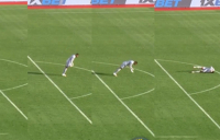 Σοκ σε αγώνα: Κατέρρευσε τερματοφύλακας - «Πάγωσαν» παίκτες και θεατές (εικόνες)