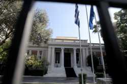 Το νέο νομοσχέδιο για τα κανάλια «φρενάρει» τον ανασχηματισμό