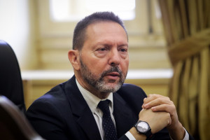 Tα κόκκινα δάνεια στο επίκεντρο του γεύματος εργασίας Στουρνάρα -Ελληνικής Ενωσης Τραπεζών