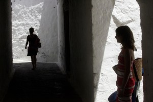 «Λουκέτα» σε Πάρο και βανάκι VIP στην Μύκονο χωρίς καν άδεια τα λαβράκια που «έβγαλαν» οι εφοριακοί