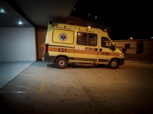 Βούλα: Σε κρίσιμη κατάσταση 39χρονος μοτοσικλετιστής - Οδηγός ταξί έκανε αναστροφή και τον παρέσυρε