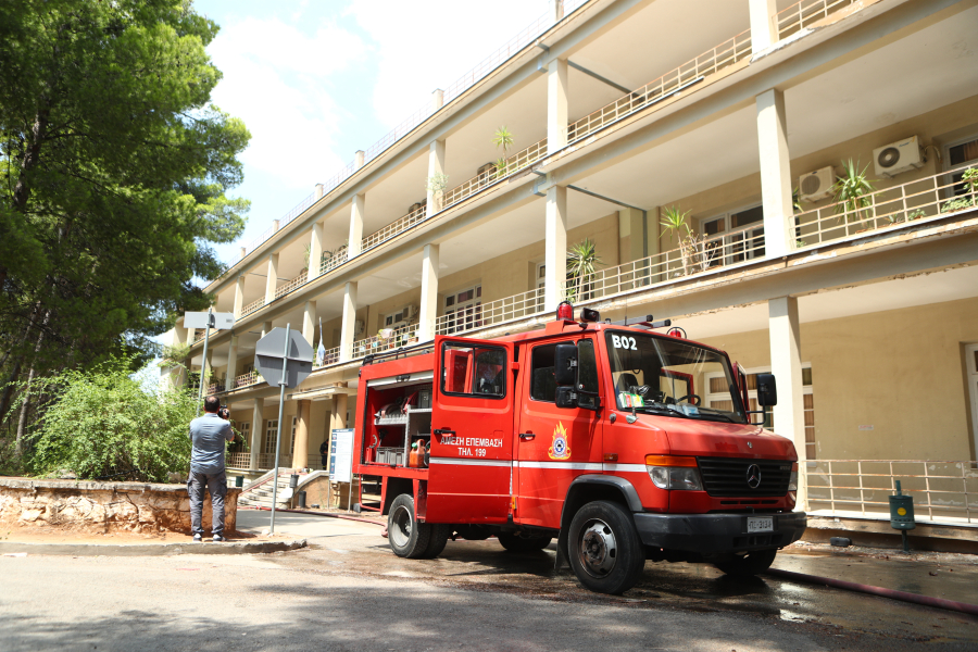 Υπό έλεγχο η φωτιά στο νοσοκομείο «Σωτηρία» - Εκκενώθηκε όροφος