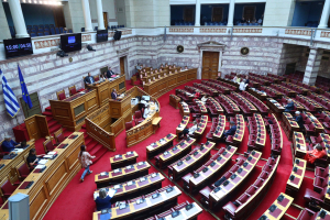 Τον Οκτώβριο ο «κόφτης» στη Βουλή