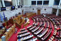 Τον Οκτώβριο ο «κόφτης» στη Βουλή