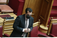 Ο Θάνος Πλεύρης ξανά στόχος αντιεμβολιαστών, νέα συγκέντρωση έξω από το σπίτι του