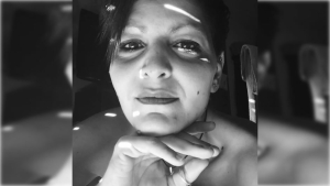 Κηδεία 41χρονης Γεωργίας: «Μαμά σ’ αγαπώ πολύ. Είσαι ο άγγελός μου» το στεφάνι της 13χρονης κόρης