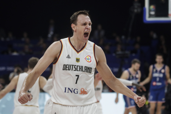 Η Γερμανία ισοπέδωσε και τη Σερβία στον τελικό, «χρυσά πάντσερ» στο Mundobasket 2023