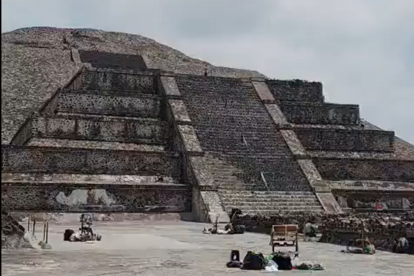 Μεξικό: Η στιγμή που ένοπλος ανοίγει πυρ στις πυραμίδες Τεοτιουακάν, μία νεκρή, αρκετοί τραυματίες (Βίντεο)