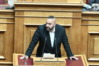Ο Κασιδιάρης... απέκτησε φωνή - «Εκπροσωπώ τη Συμμαχία Ελλήνων» είπε ο Μανούσος μέσα στη Βουλή