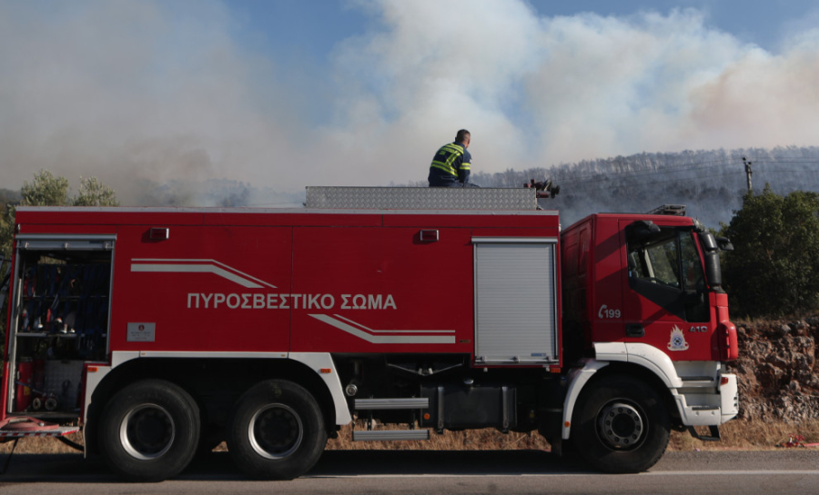 Φωτιά στην Αγία Μαρίνα Ηλείας - Ρίψεις από 3 εναέρια