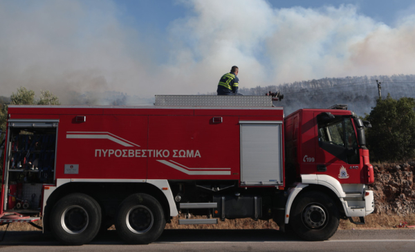 Φωτιά στην Αγία Μαρίνα Ηλείας - Ρίψεις από 3 εναέρια