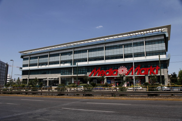 Επισημοποιήθηκε ο «γάμος» Public - Media Markt με «προίκα» 67 καταστήματα