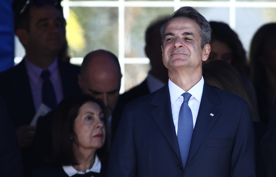 Μητσοτάκης για 28η Οκτωβρίου: Να μεταλαμπαδεύσουμε στη νέα γενιά το μήνυμα της ενότητας