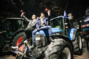 Δημοσκόπηση Opinion Poll: Το 88,2% υπέρ των αγροτών - Το 30,2% θα ψήφιζε κόμμα Τσίπρα